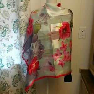 NWOT Leonard Paris Scarf